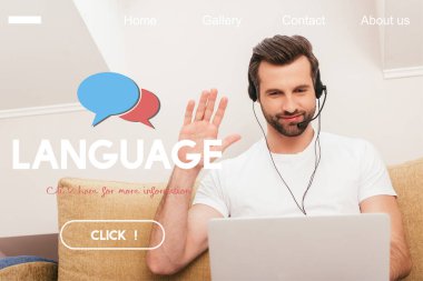 Evde bilgisayardaki görüntülü sohbet sırasında kulaklık takmış gülümseyen tele-işçinin seçici odağı, dil illüstrasyonu