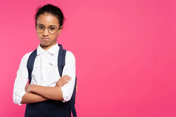 Beleidigt Afrikanisch Amerikanische Schülerin Brille Mit Rucksack Und Verschränkten Armen — Stockfoto