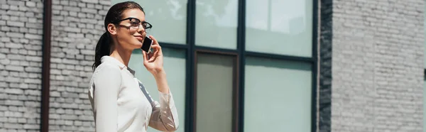 Horizontal Concept Attractive Businesswoman Glasses Talking Smartphone Standing Bicycle — Stock Photo, Image