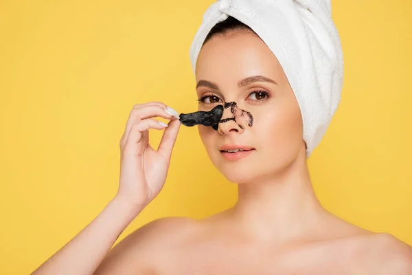 Beautiful Naked Woman Towel Head Removing Blackheads Nose Isolated Yellow — Stock Photo, Image