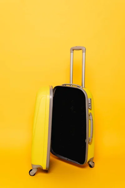 Open Empty Travel Bag Yellow Background — Stock Photo, Image