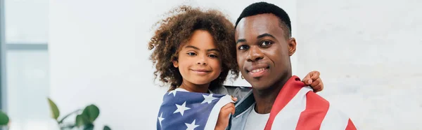 Panoramic Concept African American Father Daughter Covered Flag America Looking — Stock Photo, Image