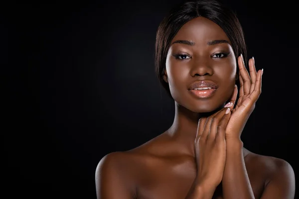 African American Naked Woman Hands Face Looking Camera Isolated Black — Stock Photo, Image