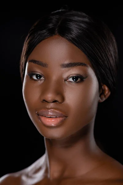 Porträt Einer Nackten Afrikanisch Amerikanischen Frau Die Isoliert Auf Schwarz — Stockfoto
