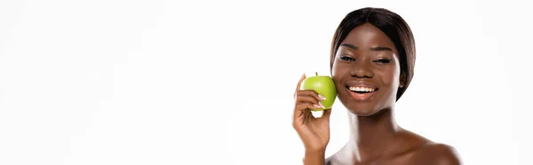 赤身裸体的非洲裔美国女人 拿着绿色成熟的苹果 用白色的全景枪弹隔开 — 图库照片