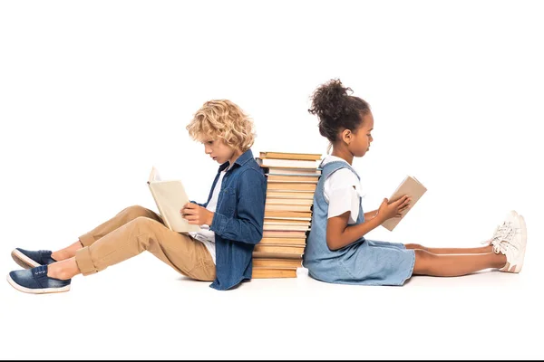 Side View Multicultural Kids Sitting Books Reading Isolated White — Stock Photo, Image