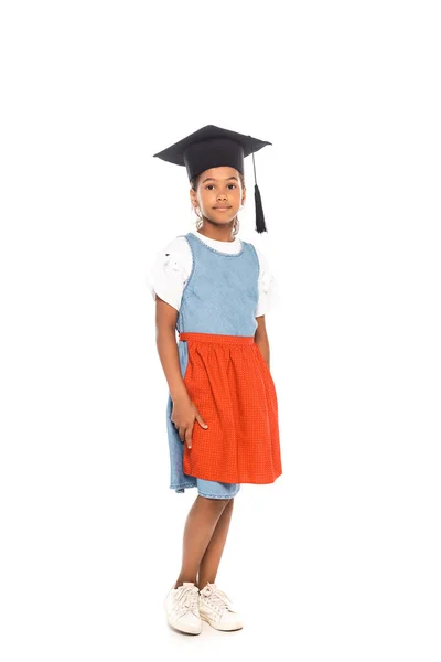 Niño Afroamericano Gorra Graduación Pie Aislado Blanco — Foto de Stock