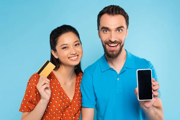 Bearded Man Polo Shirt Showing Smartphone Blank Screen Asian Woman — Stock Photo, Image