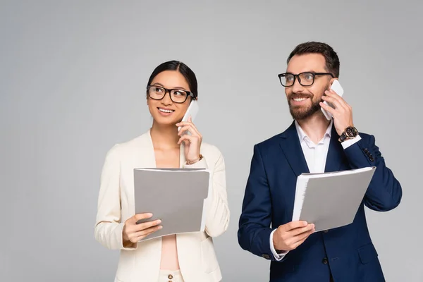 Interracial Couple Young Business Partners Holding Folders Talking Mobile Phones — Stock Photo, Image