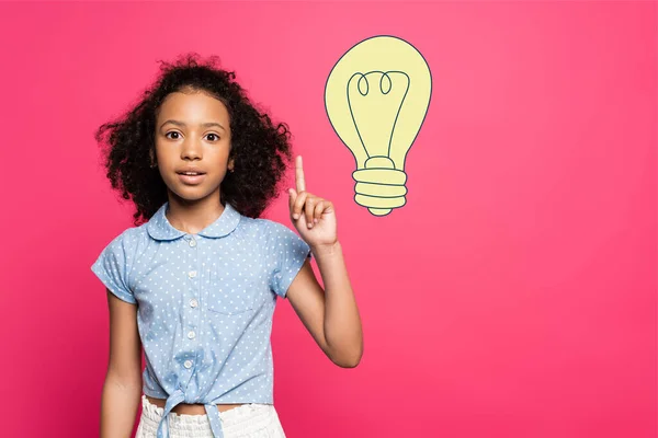 Curly African American Child Showing Idea Gesture Light Bulb Illustration — Stock Photo, Image