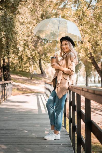 Selective Focus Woman Hat Holding Umbrella Disposable Cup While Standing — Stock Photo, Image