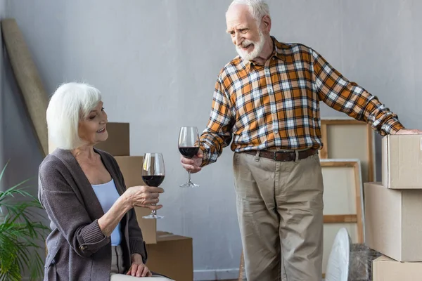 Senior Couple Celebrating Moving New House Glasses Wine — Stock Photo, Image