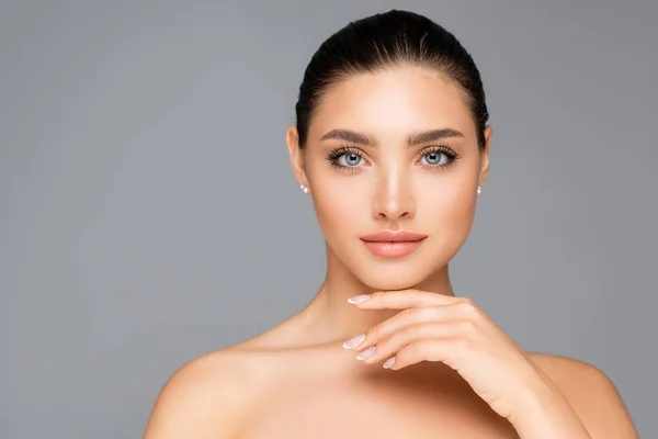 Hermosa Mujer Posando Aislada Gris — Foto de Stock