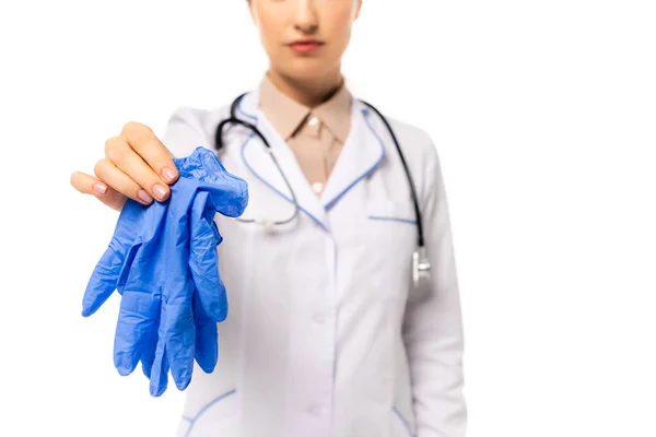 Widok Lekarza Trzymającego Rękawice Lateksowe Odizolowane Biało — Zdjęcie stockowe