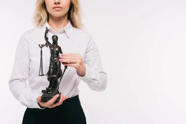 Imagem cortada de advogado segurando themis estátua isolada em branco — Fotografia de Stock