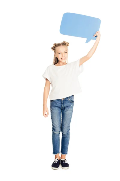 Entzückendes Kind mit Papiersprechblase über dem Kopf isoliert auf weiß — Stockfoto