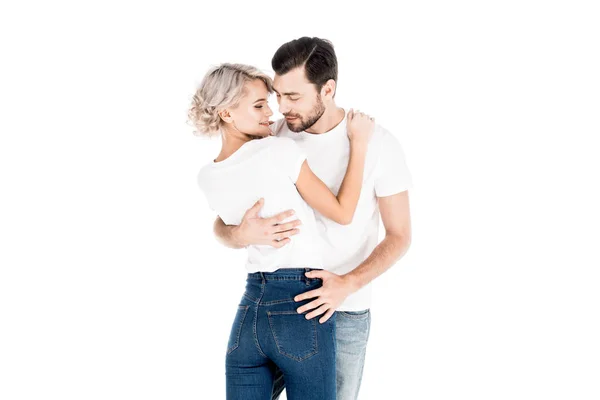 Maravillosa pareja amorosamente abrazo aislado en blanco - foto de stock