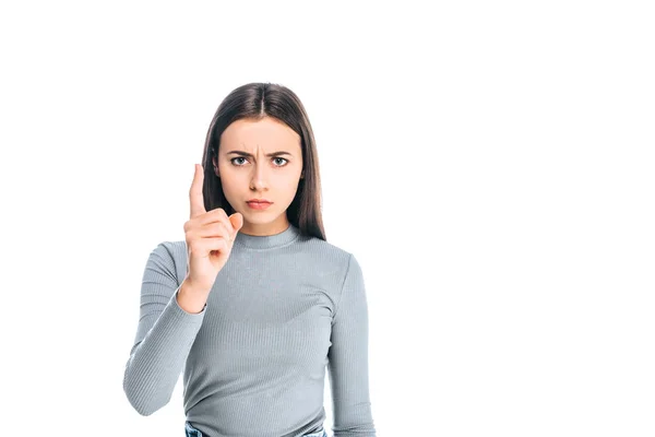 Porträt einer ernsten Frau, die isoliert auf Weiß gestikuliert — Stockfoto