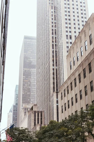 Urban scene with architecture of new york city, usa — Stock Photo