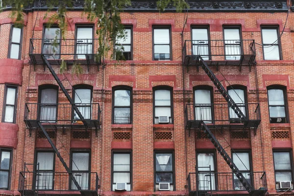 Повний кадр будівлі з сходи в Нью-Йорку, США — стокове фото