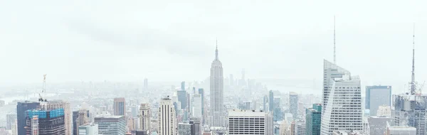 Vista panorámica de los edificios de la ciudad de Nueva York, EE.UU. - foto de stock
