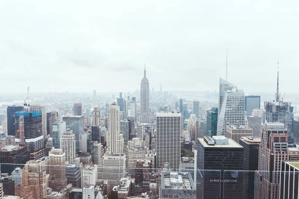 Aerial view of architecture on new york city, сша — стоковое фото