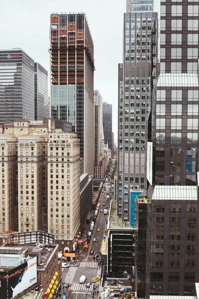 NEW YORK, USA - OCTOBER 8, 2018: urban scene with new york city street, usa — Stock Photo