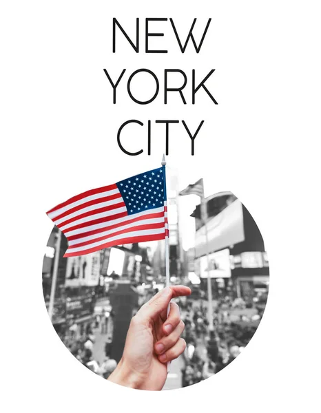 Vista parcial del hombre sosteniendo bandera americana en la calle de la ciudad de Nueva York en marco circular con letras de la 