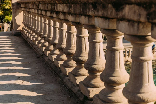 Selective focus of balustrade in parc de la ciutadella, barcelona, spain — Stock Photo