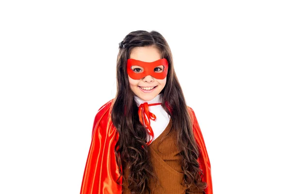 Щаслива дівчина в супергеройському костюмі та масці Ізольовані на білому — стокове фото
