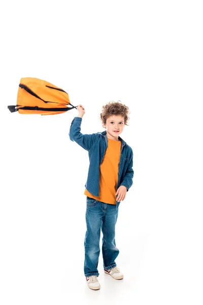 Vue pleine longueur de l'écolier avec sac à dos isolé sur blanc — Photo de stock