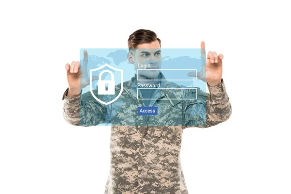 Homem bonito em uniforme militar apontando com os dedos perto de cadeado virtual com letras em branco — Fotografia de Stock