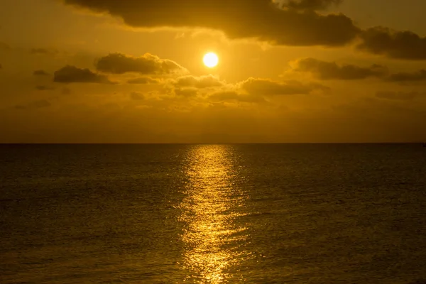 Západu Slunce Obloha Jezeře — Stock fotografie