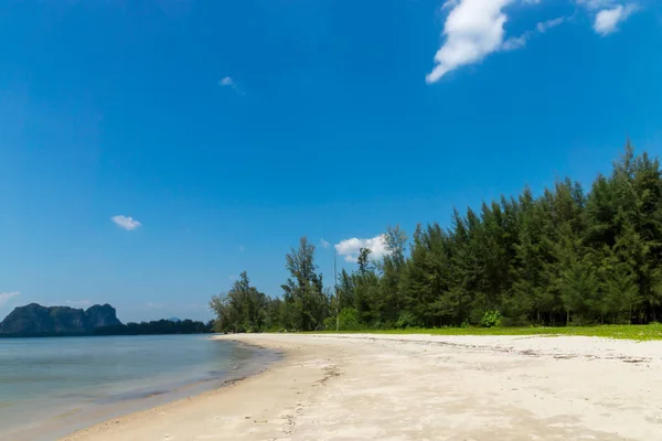 Blå Himmel Stranden Vid Andamansjön — Stockfoto