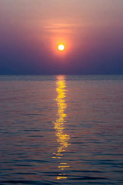 Sonnenuntergang Himmel Über Dem See Violetter Farbe — Stockfoto