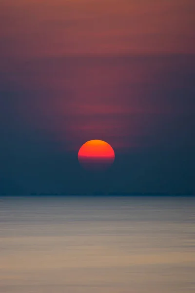 Cielo Del Atardecer Lago Con Cielo Color Fresco — Foto de Stock