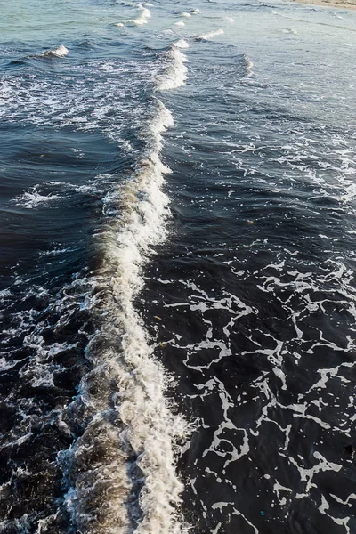 Det Smutsiga Havet Fullt Skräp — Stockfoto