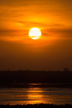 Göl günbatımı gökyüzü
