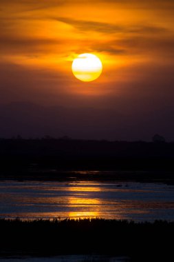 Göl günbatımı gökyüzü