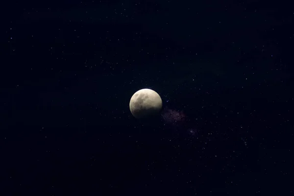 Księżyc Ciemną Noc Gwiezdny Pył — Zdjęcie stockowe