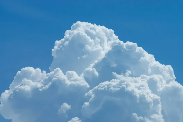 Awan Putih Langit Dengan Langit Biru — Stok Foto