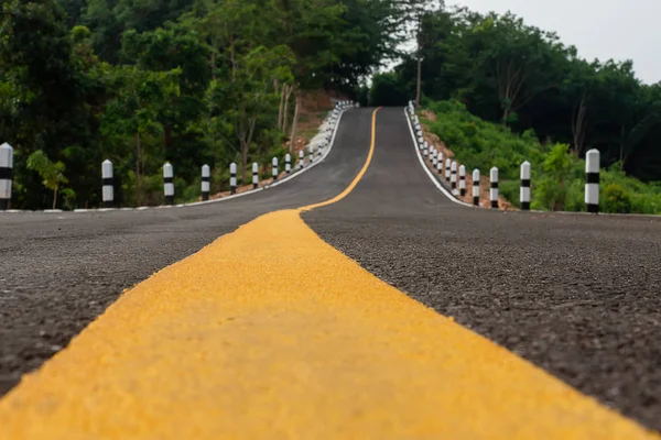 Yoldaki Sarı Çizgi — Stok fotoğraf