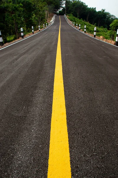 Gelbe Linie Auf Der Straße — Stockfoto