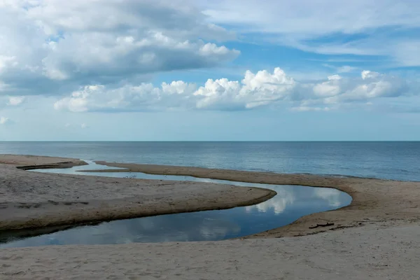 Canal Sale Mer Avec Ciel Nuages — Photo