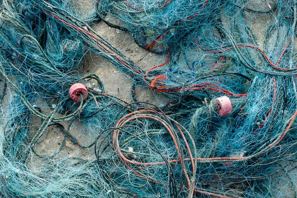 Altes Fischernetz Strand — Stockfoto