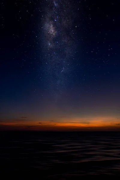 Silhueta Paisagem Marinha Com Céu Crepúsculo Poeira Estrela — Fotografia de Stock