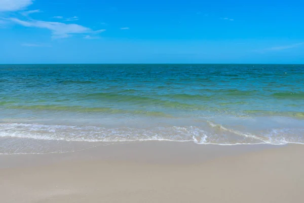 Měkká Vlna Pláži Modrou Oblohou Letní Sezóně Moře Thajsko — Stock fotografie