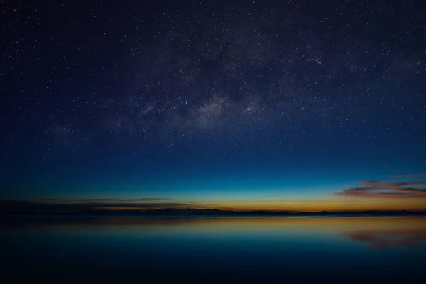 Céu Com Estrela Lago Crepúsculo Após Pôr Sol — Fotografia de Stock
