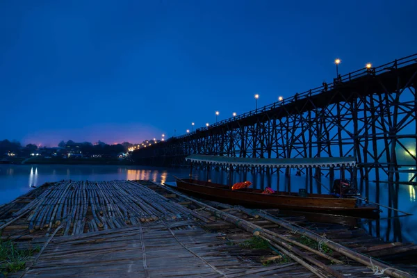 Mon Bridge Blue Sky Sunrise Bamboo Floating Boat Travel Songkaria — Stock Photo, Image