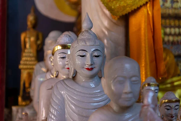 Feche Mármore Buddha Templo Wang Wiwekaram Distrito Sangkhla Buri Kanchanaburi — Fotografia de Stock